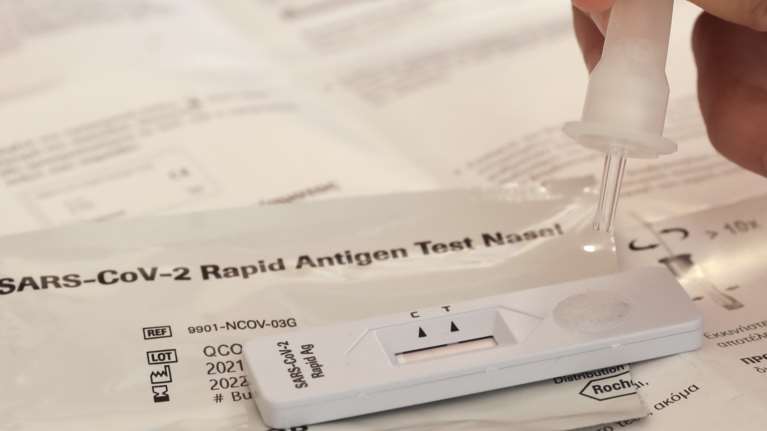Self test: Σταματούν περί τις 15 Ιουνίου για τους πλήρως εμβολιασμένους πολίτες