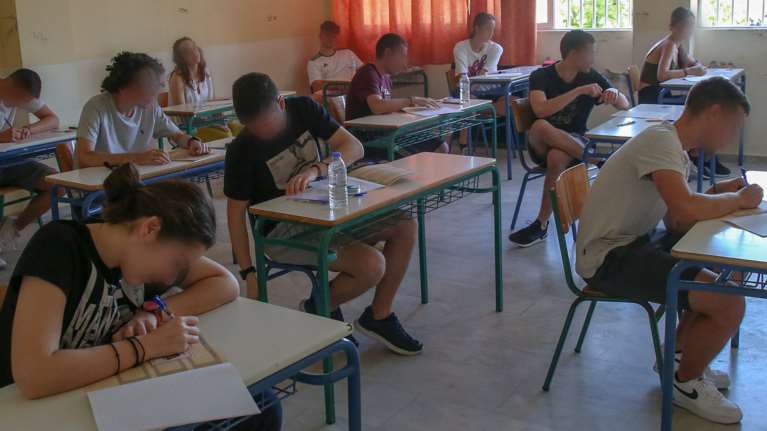 Πανελλαδικές 2020: Αυτές είναι οι απαντήσεις και τα θέματα στη Φυσική και τα Λατινικά