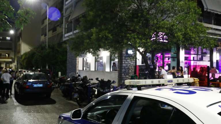 Φρίκη στα Πατήσια: Νεκρή γυναίκα που γέννησε μόνη της μέσα σε διαμέρισμα - Νεκρό και το νεογνό [βίντεο]