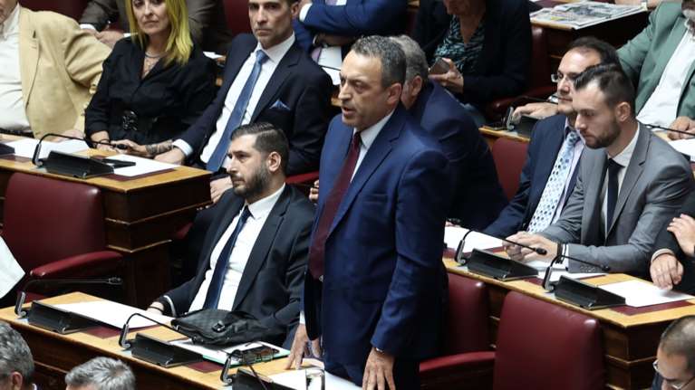 Ανατροπή στους &quot;Σπαρτιάτες&quot;: Επιστρέφουν οι τρεις διεγραμμένοι βουλευτές - Ο Στίγκας αρνείται τώρα τα περί &quot;Greek Mafia&quot;...
