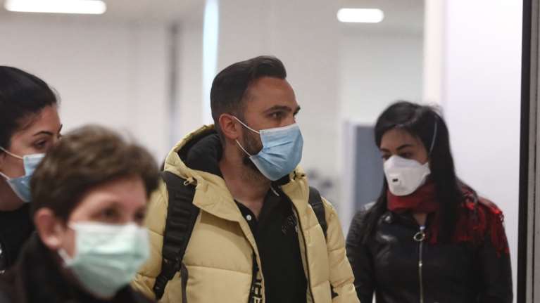 Επιστρέφουν 400 Έλληνες από το Λονδίνο - Θα μπουν όλοι σε καραντίνα 14 ημερών