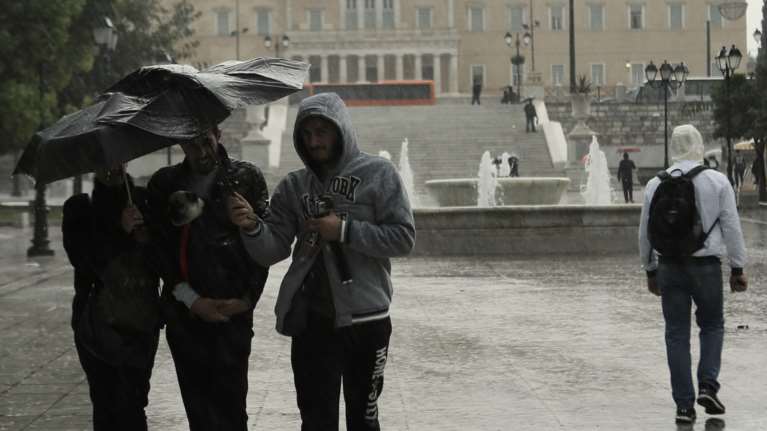 Η εξέλιξη της κακοκαιρίας τις επόμενες ώρες: Ποιες περιοχές θα πληγούν - Πότε ξεκινάει η βελτίωση