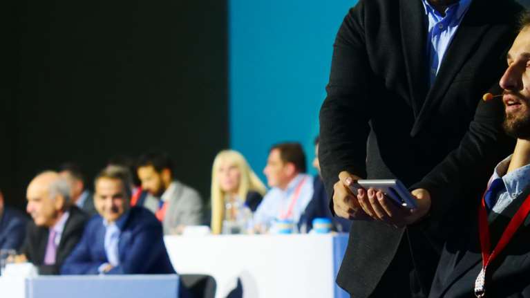 Η Νέα Δημοκρατία αδειάζει τον Κυμπουρόπουλο- Για την ψήφο του κατά των αμβλώσεων