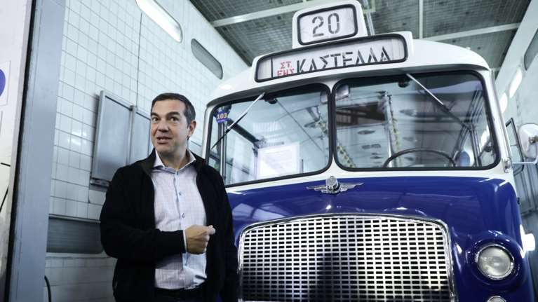 Κάλεσμα Τσίπρα για μαζική συμμετοχή στην αυριανή απεργία: &quot;Η λεηλασία θα τελειώσει, ο δημόσιος χώρος θα στηριχθεί&quot;