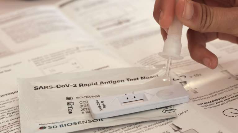 Βασιλακόπουλος: Το self test έχει 40% - 50% πιθανότητα να είναι ψευδώς αρνητικό