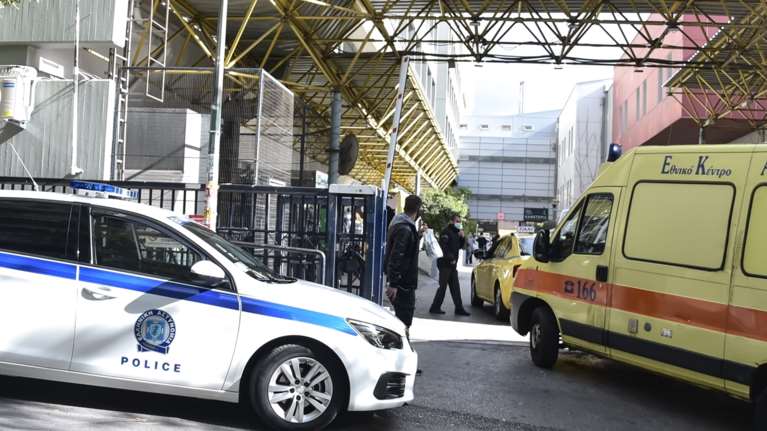 Θάνατος 16χρονης στο Γκάζι: Το υπουργείο Υγείας διαψεύδει την ΕΛ.ΑΣ. - &quot;Ο Ευαγγελισμός τους ενημέρωσε, όχι ο πατέρας&quot;