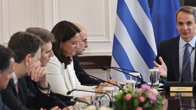 Μη κρατικά ΑΕΙ και οπαδική βία στο τελευταίο υπουργικό της χρονιάς - Οι μεταρρυθμίσεις που σχεδιάζει το Μαξίμου