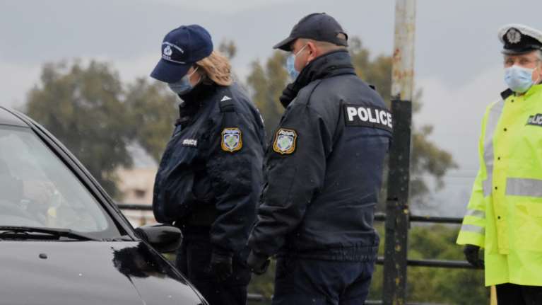 Αστυνομική "απόχη" για άσκοπες μετακινήσεις ενόψει Πάσχα - Μαζικοί έλεγχοι και διπλασιασμός προστίμων