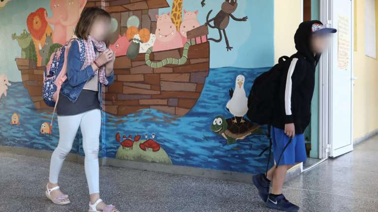 Άνοιγμα σχολείων: Αυτές οι δύο είναι οι πιθανές ημερομηνίες - Τι θα γίνει με τους βαθμούς τετραμήνου