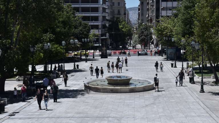 Αυτό είναι το σχέδιο για την αύξηση του κατώτατου μισθού στα 800 ευρώ - Ποιοι δικαιούνται ως 1.040 ευρώ