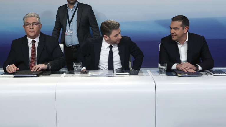 Στον τοίχο ο Τσίπρας για το φλερτ με ψηφοφόρους Κασιδιάρη: &quot;Τανγκό με δολοφόνους&quot; - &quot;Ντροπή και αίσχος&quot;