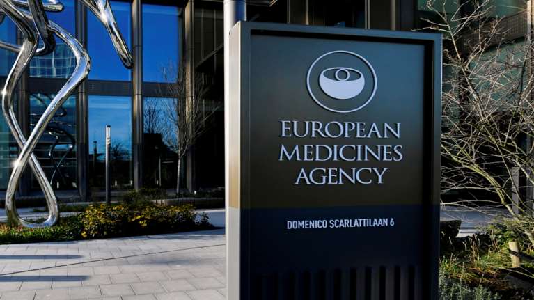 ΕΜΑ-Johnson &amp; Johnson: Εξετάσαμε 8 περιπτώσεις στις ΗΠΑ - Συνεχίζεται η χρήση του, πολύ σπάνιες οι θρομβώσεις