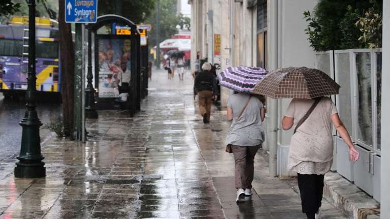 Φθινοπώριασε: Εως 23 βαθμούς ο υδράργυρος σήμερα - Πού θα σημειωθούν καταιγίδες