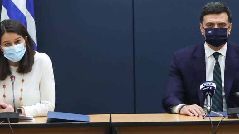 Κλείνουν για 2 εβδομάδες Δημοτικά, νηπιαγωγεία, βρεφονηπιακοί: Σε δύο βάρδιες η τηλεκπαίδευση - Πότε ξεκινά