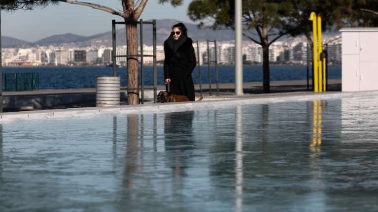Καιρός: Παγετός και πολύ χαμηλές θερμοκρασίες την Τρίτη - Χιόνισε σε Θεσσαλονίκη και Κομοτηνή