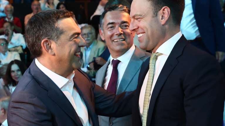 Ο ΣΥΡΙΖΑ διαλύεται, ο Κασσελάκης παντρεύεται και ο Τσίπρας σιωπά...γιατί η εκδίκηση είναι κρύο πιάτο