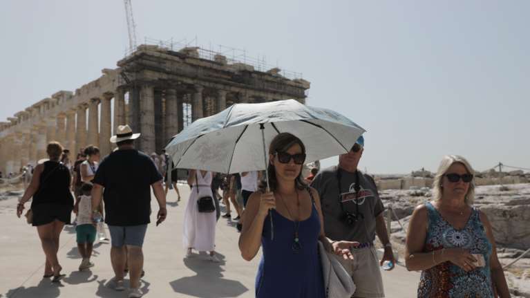 Η κλιματική αλλαγή "χτυπά" την Ελλάδα: Έως 5 βαθμούς θα αυξηθεί η θερμοκρασία μέχρι το τέλος του αιώνα