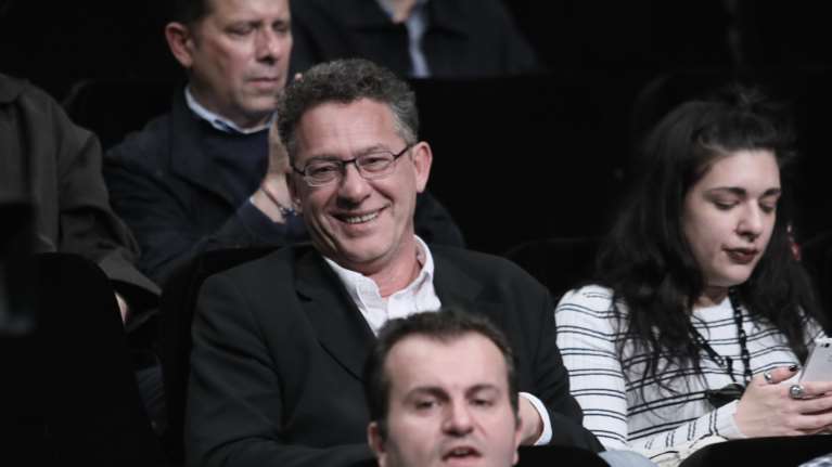 Ολοι πανηγυρίζουν για τα 750 δις της Κομισιόν- Ο ευρωβουλευτής Αρβανίτης βλέπει &quot;επικοινωνιακή καταιγίδα σε βάρος των λαϊκών αναγκών&quot;