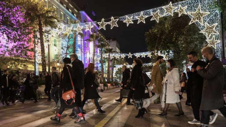 Μετάλλαξη Όμικρον: 33 τα κρούσματα στην Ελλάδα, ύποπτα άλλα 98 - "Θα σπάει το ένα αρνητικό ρεκόρ μετά το άλλο"