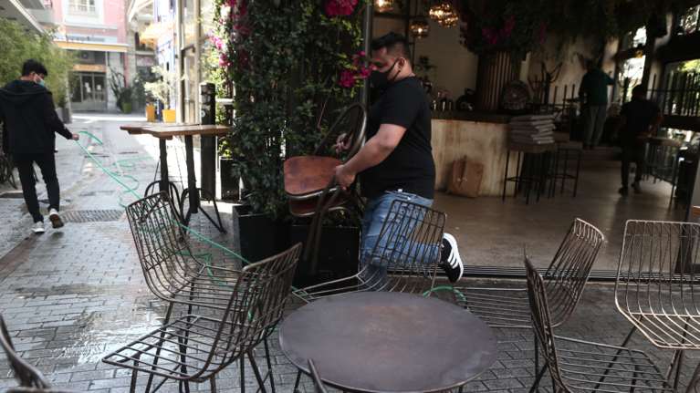 Εστίαση - Τουρισμός: Οι ανεμβολίαστοι εργαζόμενοι θα πληρώνουν το υποχρεωτικό rapid test