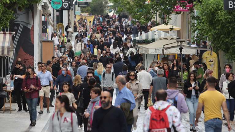 Δημοσκόπηση Marc: Κόβουν δαπάνες οι Έλληνες σε καύσιμα, διατροφή και ρεύμα - &quot;Ναι&quot; στην πανεπιστημιακή αστυνομία