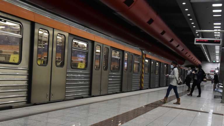 Κακοκαιρία "Ελπίδα": Πώς λειτουργούν τα ΜΜΜ - Ποια παραμένουν ακινητοποιημένα