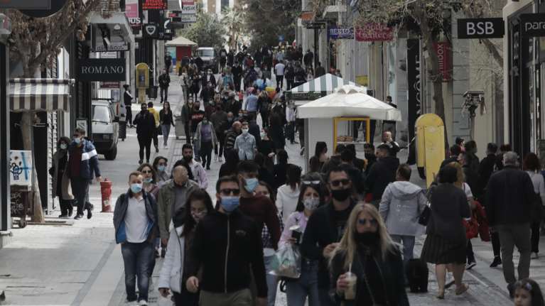 Κορονοϊός: Κάτω από τα 4.000 τα κρούσματα σήμερα- Αλλά παραμένει στα ύψη ο αριθμός