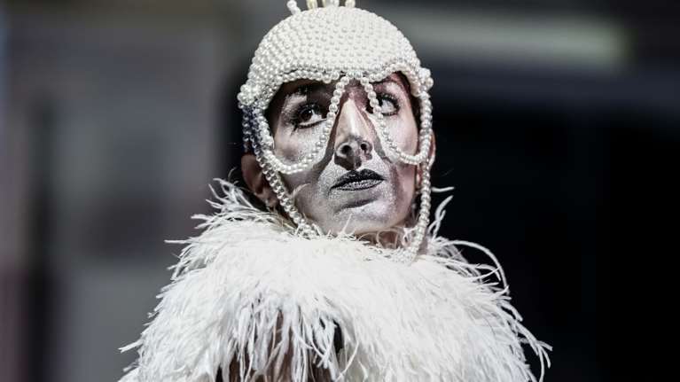 Στην δικαιοσύνη καταθέτει σήμερα ο νεαρός που βιάστηκε από γνωστό ηθοποιό- σκηνοθέτη