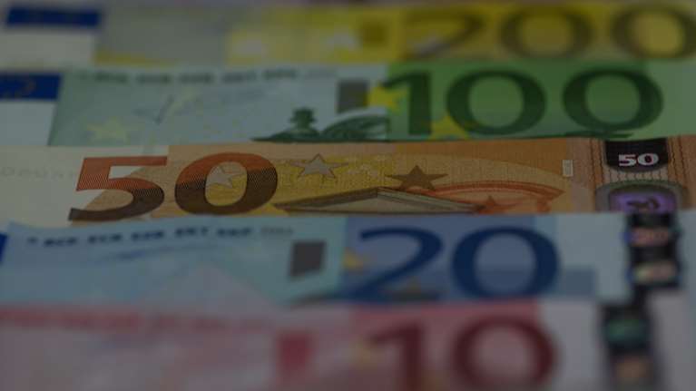 Τράπεζες: Αυξάνονται τα επιτόκια καταθέσεων, αλλά μόνο για τα… γεμάτα πορτοφόλια