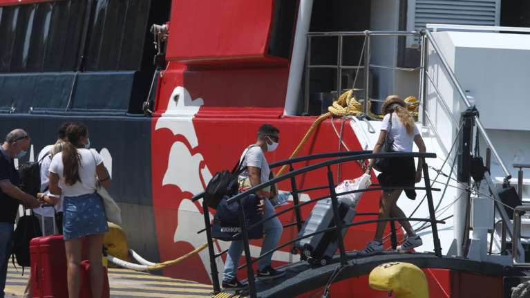 Αυξάνεται στο 80% η πληρότητα επιβατών στα πλοία - Αυτό είναι το νέο πρωτόκολλο