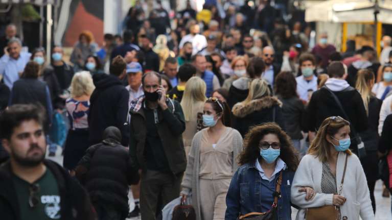 Μπλόκο σχεδόν παντού στους ανεμβολίαστους: Με rapid test σε μαγαζιά, τράπεζες, εξωτερικούς χώρους εστίασης και Δημόσιο