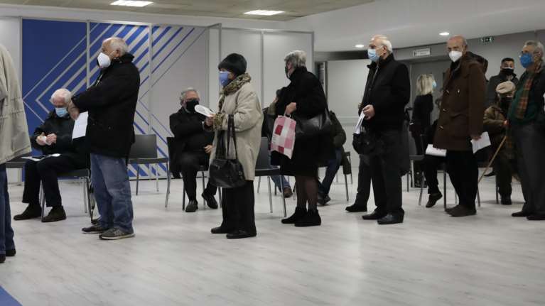 Καλά νέα: Τρέχουν να εμβολιαστούν οι νέοι- 430.000 ραντεβού κλείστηκαν από τις 28 Ιουνίου