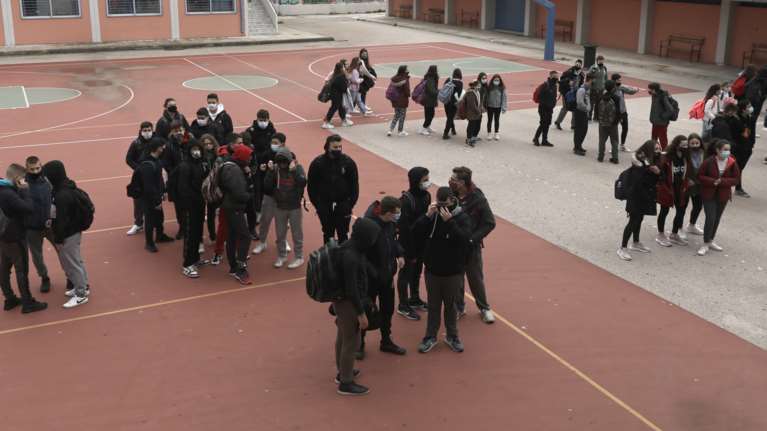 Σχολεία: Σενάριο για παράταση δύο εβδομάδων στο διδακτικό έτος - Χωρίς μαθήματα το Πάσχα - Τι θα γίνει με τις Πανελλαδικές