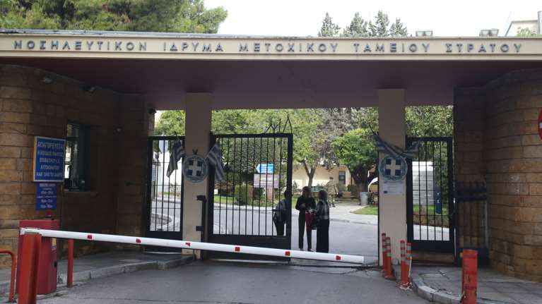 ΝΙΜΤΣ: Παραιτήθηκε ο ανεμβολίαστος διοικητής του νοσοκομείου - Όλο το παρασκήνιο