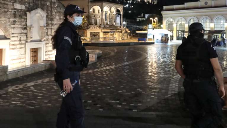 Ερημες πόλεις μετά τις 12.30 η Αθήνα και η Θεσσαλονίκη- Δεν κυκλοφορούσε ψυχή [εικόνες}