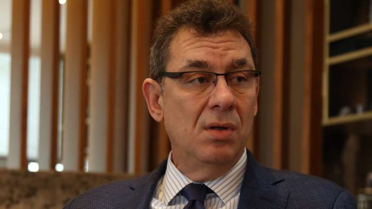 Μπουρλά: Σχεδόν 100.000 δόσεις του εμβολίου της Pfizer στην Ελλάδα εντός Δεκεμβρίου - Θέμα χρόνου να φτάσουμε στο τέλος