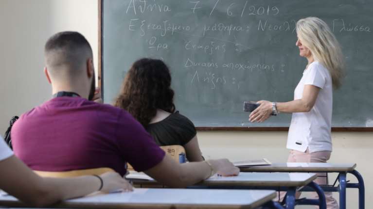 Κλειδώνουν οι Πανελλαδικές για Ιούνιο - Πότε ανοίγουν τα σχολεία
