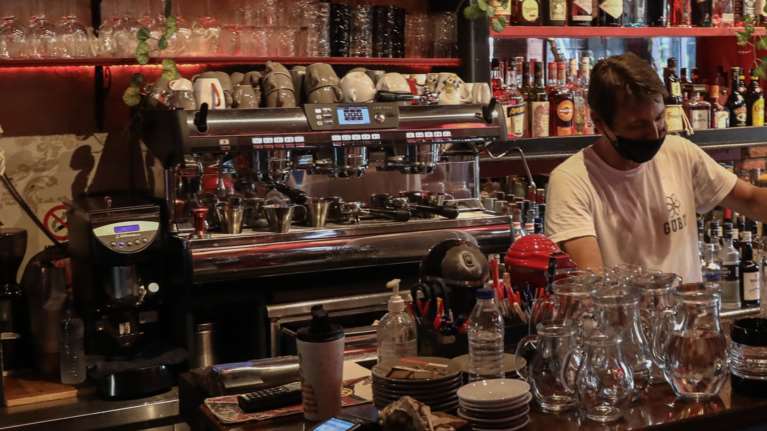 Έκτακτα μέτρα κορονοϊού: Σε &quot;καραντίνα&quot; Καρδίτσα, Πέλλα και Πιερία - Τι θα ισχύσει από αύριο