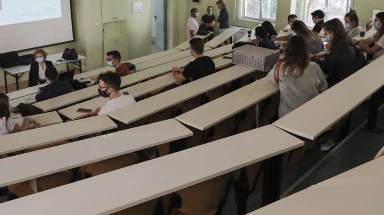 Μη κρατικά πανεπιστήμια: Πώς θα επιλέγονται οι φοιτητές, πόσα θα είναι τα δίδακτρα, οι καθηγητές και τα κτίρια- βιβλιοθήκες