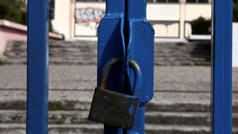 Μπαράζ απειλητικών email για βόμβες σε δεκάδες σχολεία της Αττικής - Οι υποψίες για Ρώσο αποστολέα