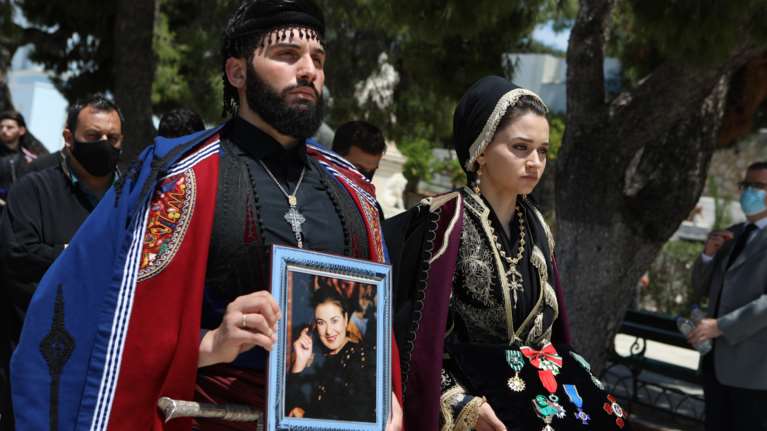 Μαρίνα Λαμπράκη - Πλάκα: Συγκίνηση στο τελευταίο αντίο για την πρώτη Κυρία της Εθνικής Πινακοθήκης [εικόνες]