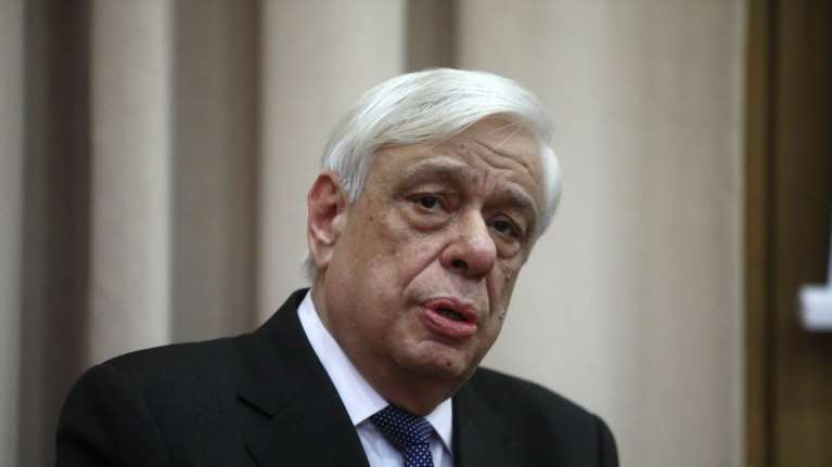 &quot;Ντροπή κύριε Παυλόπουλε&quot; - Η καυστική ανάρτηση της Έλενας Ακρίτα κατά του πρώην Προέδρου της Δημοκρατίας