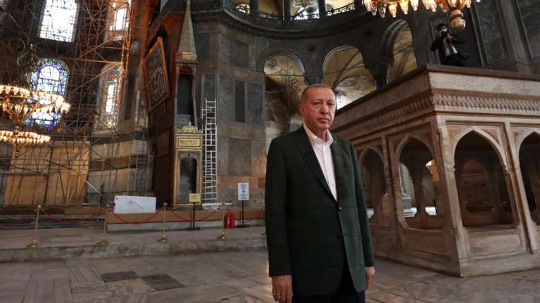 Πρόκληση Ερντογάν ανήμερα Πρωτοχρονιάς: Η Αγία Σοφία είναι το στέμμα του 2020