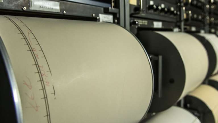 Νέος σεισμός 4,8 Ρίχτερ ταρακούνησε τη Λέσβο - Εντονο βουητό, έπεσαν βράχοι στους δρόμους - Ζημιές σε σπίτια