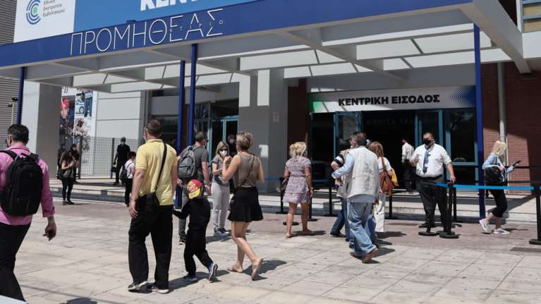 Εμβολιασμοί: Ποιοι θα χρειαστεί να κάνουν την τρίτη δόση - Τον Σεπτέμβριο οι αποφάσεις