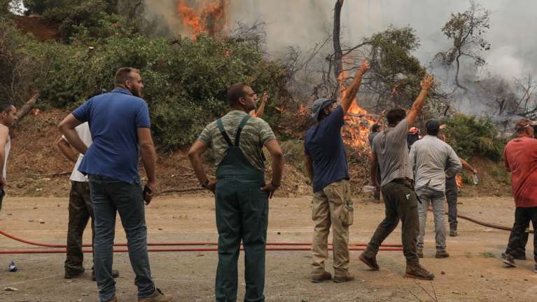 Βόρεια Εύβοια: Τρία τα μέτωπα της φωτιάς - Μάχη να σωθούν Κεχριές, Δάφνη και Σκεπαστή