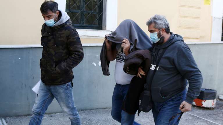 Μοσχάτο: Στο σπίτι του ο καθηγητής που παρενόχλησε μαθήτρια - Ποινή φυλάκισης 20 μηνών με αναστολή