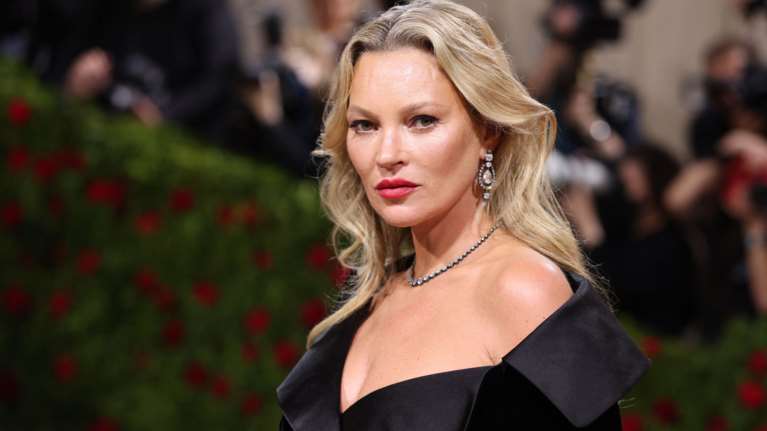 Κέιτ Μος: Η τραυματική εμπειρία του σούπερ μόντελ όταν ήταν μόλις 15  - &quot;Μου είπε βγάλε το σουτιέν σου&quot;