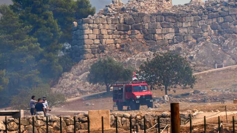 Έσβησε η φωτιά στις Μυκήνες: Αυτοψία στον αρχαιολογικό χώρο και το μουσείο - Επί τόπου η Υπουργός Πολιτισμού
