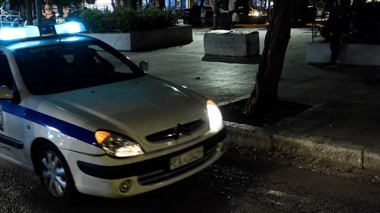 Θρίλερ στα Εξάρχεια: 50χρονος βρέθηκε νεκρός σε διαμέρισμα - Είχε χτυπηθεί στο κεφάλι, κρατείται ο συγκάτοικός του